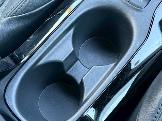 カローラクロス ハイブリッド Z 4WD モデリスタエアロ(F・S・R) 純正9インチナビディスプレイナビ 全方位モニター ブラインドスポットモニター パーキングサポートブレーキ TV セーフティセンス 革ファブリックコンビシート(28枚目)