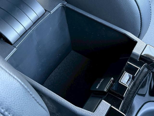 カローラクロス ハイブリッド Z 4WD モデリスタエアロ(F・S・R) 純正9インチナビディスプレイナビ 全方位モニター ブラインドスポットモニター パーキングサポートブレーキ TV セーフティセンス 革ファブリックコンビシート(30枚目)