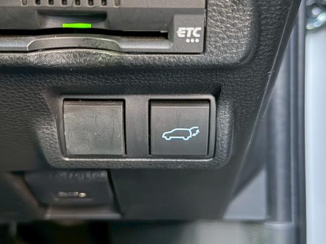 カローラクロス ハイブリッド Z 4WD モデリスタエアロ(F・S・R) 純正9インチナビディスプレイナビ 全方位モニター ブラインドスポットモニター パーキングサポートブレーキ TV セーフティセンス 革ファブリックコンビシート(39枚目)