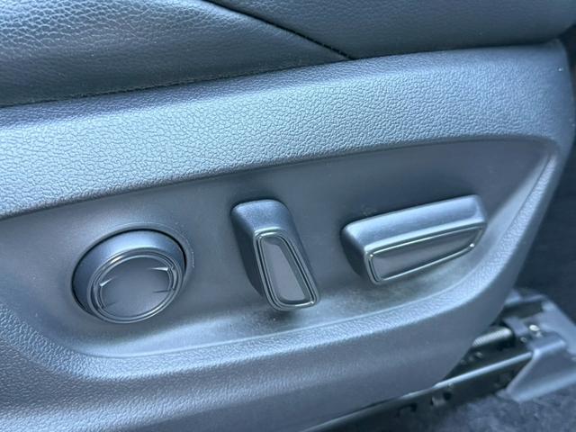 カローラクロス ハイブリッド Z 4WD モデリスタエアロ(F・S・R) 純正9インチナビディスプレイナビ 全方位モニター ブラインドスポットモニター パーキングサポートブレーキ TV セーフティセンス 革ファブリックコンビシート(43枚目)