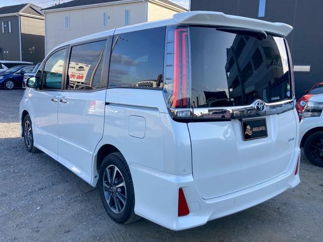 ノア Si ダブルバイビーII 純正9インチナビ 両側パワースライドドア バックモニター セーフティセンス クルーズコントロール インテリジェンスクリアランスソナー TV 純正16AW プッシュスタート 革巻きステアリングホイール(8枚目)