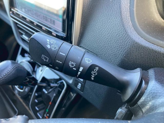 ノア Si ダブルバイビーII 純正9インチナビ 両側パワースライドドア バックモニター セーフティセンス クルーズコントロール インテリジェンスクリアランスソナー TV 純正16AW プッシュスタート 革巻きステアリングホイール(25枚目)