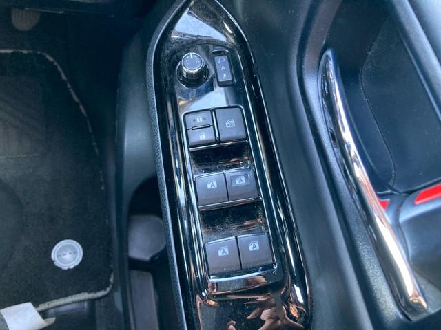 ノア Si ダブルバイビーII 純正9インチナビ 両側パワースライドドア バックモニター セーフティセンス クルーズコントロール インテリジェンスクリアランスソナー TV 純正16AW プッシュスタート 革巻きステアリングホイール(34枚目)