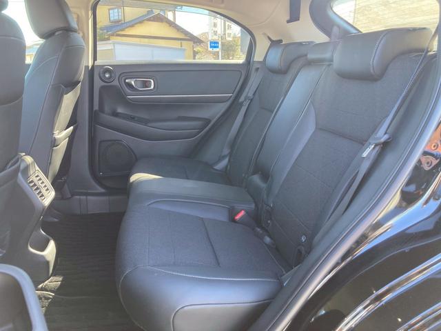 ヴェゼル ｅ：ＨＥＶ　Ｚ　純正コネクトディスプレイナビ　マルチビューカメラ　プレミアムオーディオ　ＴＶ　ホンダセンシング　ブラインドスポットモニター　ＬＥＤヘッドランプ　シートヒーター　ハンズフリーパワーバックドア　ワンオーナ（13枚目）