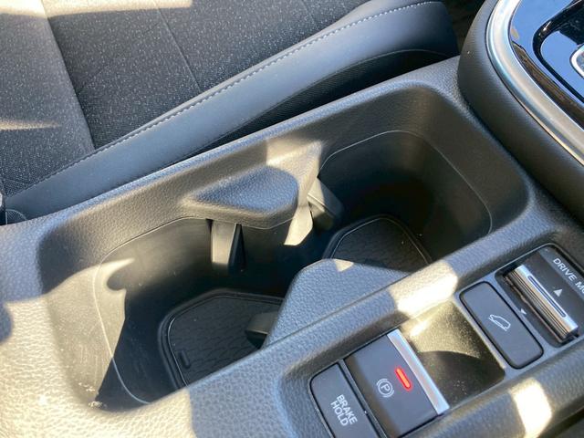 ヴェゼル ｅ：ＨＥＶ　Ｚ　純正コネクトディスプレイナビ　マルチビューカメラ　プレミアムオーディオ　ＴＶ　ホンダセンシング　ブラインドスポットモニター　ＬＥＤヘッドランプ　シートヒーター　ハンズフリーパワーバックドア　ワンオーナ（33枚目）