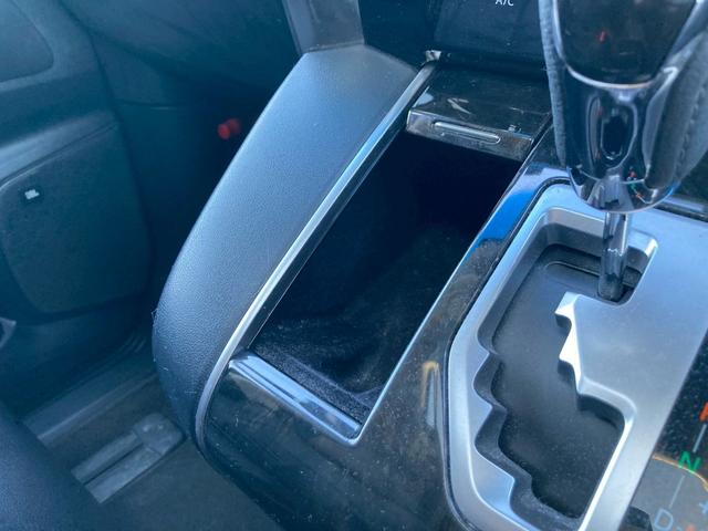 アルファード ２．５Ｓ　Ａパッケージ　メーカーナビ　ＪＢＬプレミアムサウンド　１２．１型後席モニター　サンルーフ　両側パワースライドドア　デジタルインナーミラー　ＬＥＤヘッドランプ　シートカバー付　地デＴＶ　ＤＶＤ再生　クリアランスソナー（32枚目）