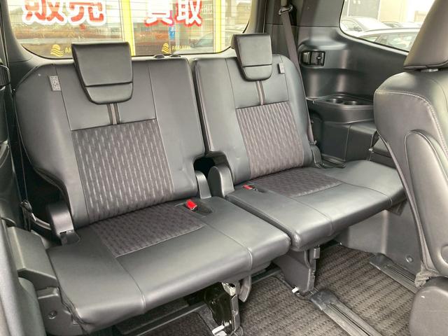 ノア ハイブリッドＳ－Ｚ　純正１０．５型ディスプレイプラス　快適利便パッケージｈｉｇｈ　プロジェクター式ＬＥＤヘッドランプ　地デジＴＶ　ＥＴＣ２．０　両側パワースライドドア　セーフティセンス　バックモニター　パーキングサポート（12枚目）