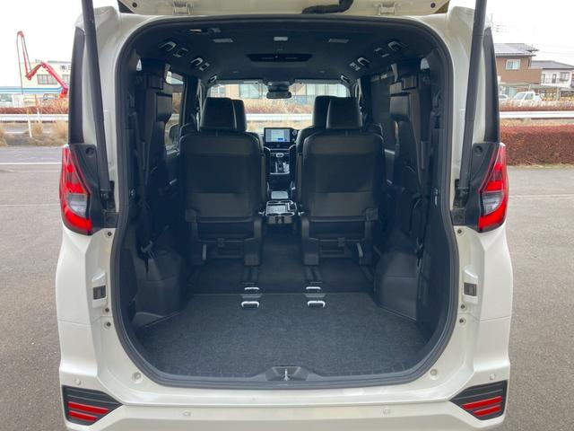 ノア ハイブリッドＳ－Ｚ　純正１０．５型ディスプレイプラス　快適利便パッケージｈｉｇｈ　プロジェクター式ＬＥＤヘッドランプ　地デジＴＶ　ＥＴＣ２．０　両側パワースライドドア　セーフティセンス　バックモニター　パーキングサポート（17枚目）