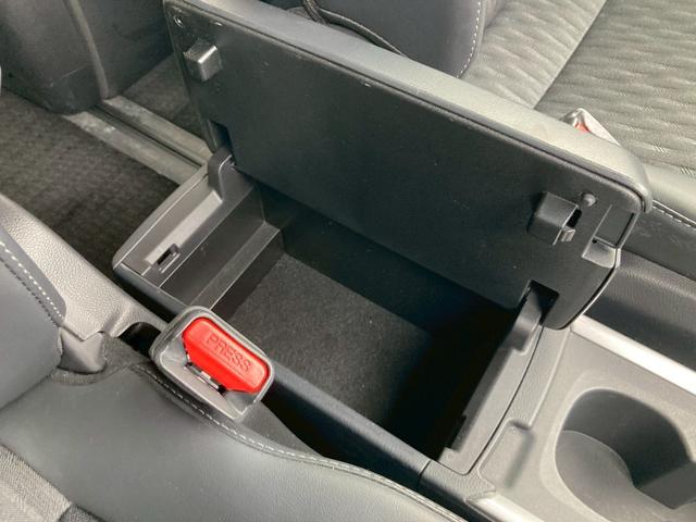 ノア ハイブリッドＳ－Ｚ　純正１０．５型ディスプレイプラス　快適利便パッケージｈｉｇｈ　プロジェクター式ＬＥＤヘッドランプ　地デジＴＶ　ＥＴＣ２．０　両側パワースライドドア　セーフティセンス　バックモニター　パーキングサポート（38枚目）