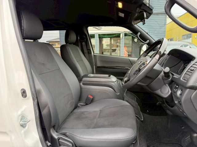 ハイエースバン スーパーＧＬ　ダークプライムＩＩ　純正ナビ　両側パワースライドドア　パノラミックビューモニター　セーフティセンス　ＴＲＤフロントスポイラー　ＴＲＤマッドフラップ　ＡＣ１００Ｖ電源　ＴＶ　プッシュスタート　リアヒータークーラー　禁煙車（10枚目）