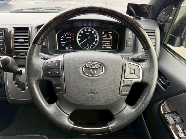 ハイエースバン スーパーＧＬ　ダークプライムＩＩ　純正ナビ　両側パワースライドドア　パノラミックビューモニター　セーフティセンス　ＴＲＤフロントスポイラー　ＴＲＤマッドフラップ　ＡＣ１００Ｖ電源　ＴＶ　プッシュスタート　リアヒータークーラー　禁煙車（16枚目）