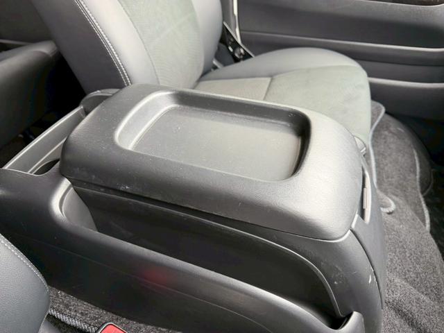 ハイエースバン スーパーＧＬ　ダークプライムＩＩ　純正ナビ　両側パワースライドドア　パノラミックビューモニター　セーフティセンス　ＴＲＤフロントスポイラー　ＴＲＤマッドフラップ　ＡＣ１００Ｖ電源　ＴＶ　プッシュスタート　リアヒータークーラー　禁煙車（28枚目）