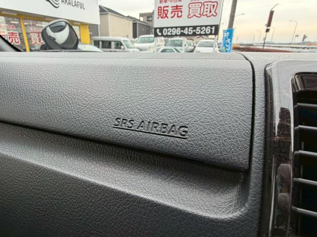 ハイエースバン スーパーＧＬ　ダークプライムＩＩ　純正ナビ　両側パワースライドドア　パノラミックビューモニター　セーフティセンス　ＴＲＤフロントスポイラー　ＴＲＤマッドフラップ　ＡＣ１００Ｖ電源　ＴＶ　プッシュスタート　リアヒータークーラー　禁煙車（35枚目）