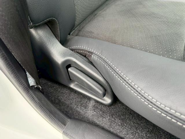 ハイエースバン スーパーＧＬ　ダークプライムＩＩ　純正ナビ　両側パワースライドドア　パノラミックビューモニター　セーフティセンス　ＴＲＤフロントスポイラー　ＴＲＤマッドフラップ　ＡＣ１００Ｖ電源　ＴＶ　プッシュスタート　リアヒータークーラー　禁煙車（40枚目）