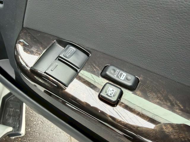 ハイエースバン スーパーＧＬ　ダークプライムＩＩ　純正ナビ　両側パワースライドドア　パノラミックビューモニター　セーフティセンス　ＴＲＤフロントスポイラー　ＴＲＤマッドフラップ　ＡＣ１００Ｖ電源　ＴＶ　プッシュスタート　リアヒータークーラー　禁煙車（41枚目）