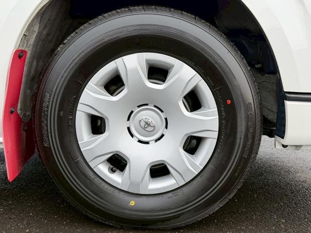 ハイエースバン スーパーＧＬ　ダークプライムＩＩ　純正ナビ　両側パワースライドドア　パノラミックビューモニター　セーフティセンス　ＴＲＤフロントスポイラー　ＴＲＤマッドフラップ　ＡＣ１００Ｖ電源　ＴＶ　プッシュスタート　リアヒータークーラー　禁煙車（61枚目）