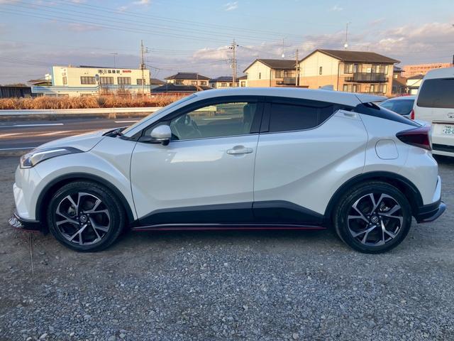 Ｃ－ＨＲ Ｇ－Ｔ　純正エアロ　アルパイン９インチナビ　バックモニター　セーフティセンス　ブラインドスポットモニター　クリアランスソナー　ロゴ入ＬＥＤヘッドランプ　ＴＶ　純正１８ＡＷ　バックソナー　シートヒーター　禁煙車（6枚目）
