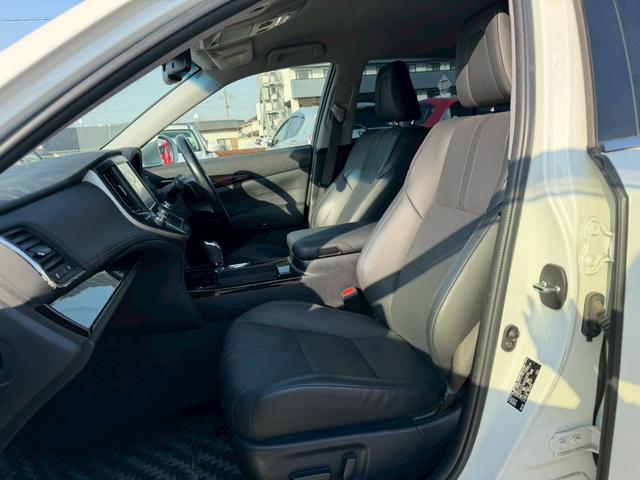 クラウン アスリートＳ－Ｔ　メーカーナビ　レザーシート　オプション純正１８ＡＷ　シャークフィンアンテナ　セーフティセンスＰ　ＬＥＤヘッドランプ　バックモニター　パワーシート　地デジＴＶ　ＤＶＤ再生　ＥＴＣ　電動チルト　禁煙車（12枚目）