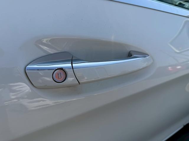 ＣＬＡクラス ＣＬＡ１８０　ＡＭＧライン　純正ナビ　レーダーセーフティパッケージ　パークトロニック　アクティブパーキングアシスト　シートヒーター　ＴＶ　バックモニター　ＨＩＤヘッドランプ　純正１８ＡＷ　ロゴ入ブレーキキャリパー　パドルシフト（54枚目）