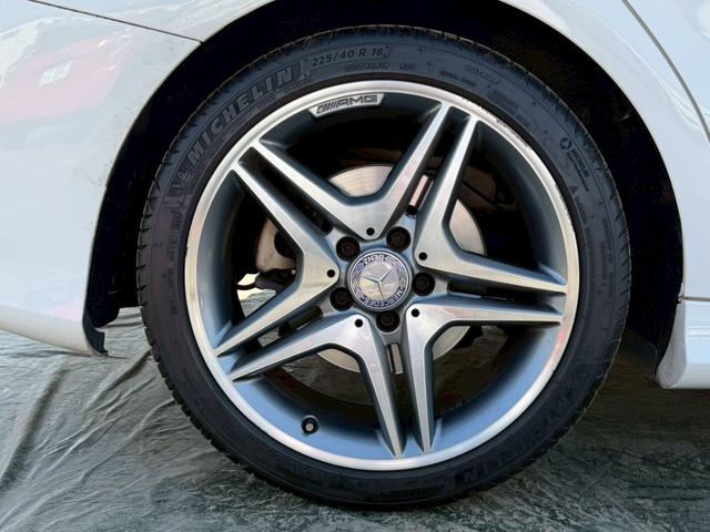 ＣＬＡクラス ＣＬＡ１８０　ＡＭＧライン　純正ナビ　レーダーセーフティパッケージ　パークトロニック　アクティブパーキングアシスト　シートヒーター　ＴＶ　バックモニター　ＨＩＤヘッドランプ　純正１８ＡＷ　ロゴ入ブレーキキャリパー　パドルシフト（61枚目）
