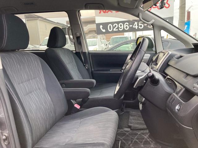 ヴォクシー ZS 煌II 純正ナビ バックモニター 両側パワースライドドア TV HIDヘッドランプ プッシュスタート 純正16AW オートエアコン リアクーラー イモビライザー マット バイザー 禁煙車 パドルシフト ETC(10枚目)