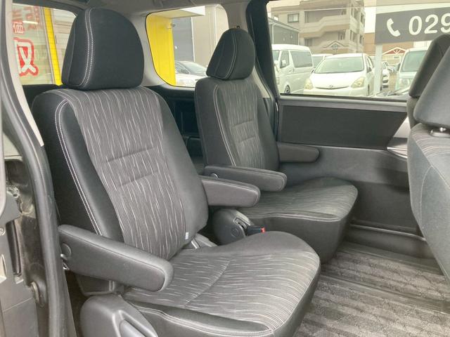 ヴォクシー ZS 煌II 純正ナビ バックモニター 両側パワースライドドア TV HIDヘッドランプ プッシュスタート 純正16AW オートエアコン リアクーラー イモビライザー マット バイザー 禁煙車 パドルシフト ETC(11枚目)