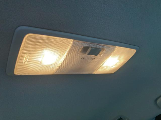 ヴォクシー ZS 煌II 純正ナビ バックモニター 両側パワースライドドア TV HIDヘッドランプ プッシュスタート 純正16AW オートエアコン リアクーラー イモビライザー マット バイザー 禁煙車 パドルシフト ETC(45枚目)