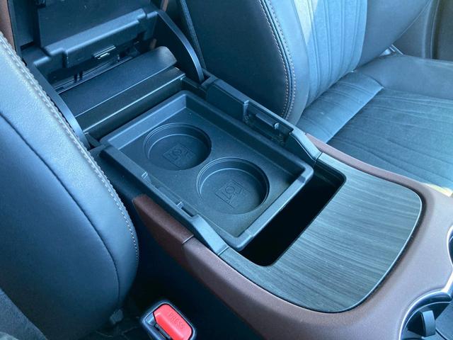 ハリアーハイブリッド Ｚ　モデリスタエアロ（Ｆ・Ｓ・Ｒ）純正１２．３型ナビ　パノラミックビューモニター　ＪＢＬプレミアムサウンド　ブラインドスポットモニター　セーフティセンス　パワーバックドア　ＨＵＤ　デジタルインナーミラー（36枚目）