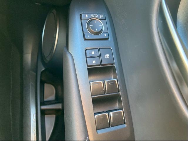 NX NX300 Iパッケージ メーカー10.3インチナビ バックモニター TV セーフティシステムプラス 角型3眼LEDヘッドランプ パワーバックドア Ltex合皮シート シートヒーター SRSエアバック ETC2.0 禁煙車(38枚目)