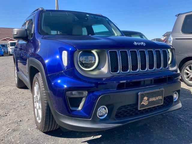 ジープ・レネゲード リミテッド　メーカー８．４型ナビ　レザーシート　バックモニター　アダプティブクルーズコントロール　ＬＥＤヘッドランプ　　シートヒーター　パワーシート　ルーフレール　クロームマフラーカッター　ヒーテッドステアリング（3枚目）