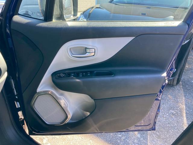 ジープ・レネゲード リミテッド　メーカー８．４型ナビ　レザーシート　バックモニター　アダプティブクルーズコントロール　ＬＥＤヘッドランプ　　シートヒーター　パワーシート　ルーフレール　クロームマフラーカッター　ヒーテッドステアリング（36枚目）