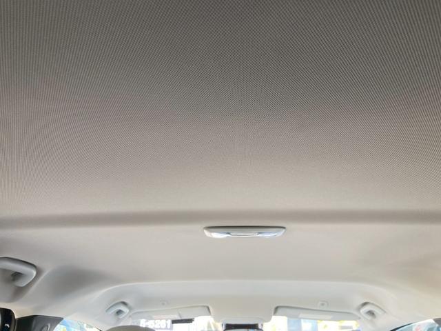 ジープ・レネゲード リミテッド　メーカー８．４型ナビ　レザーシート　バックモニター　アダプティブクルーズコントロール　ＬＥＤヘッドランプ　　シートヒーター　パワーシート　ルーフレール　クロームマフラーカッター　ヒーテッドステアリング（52枚目）