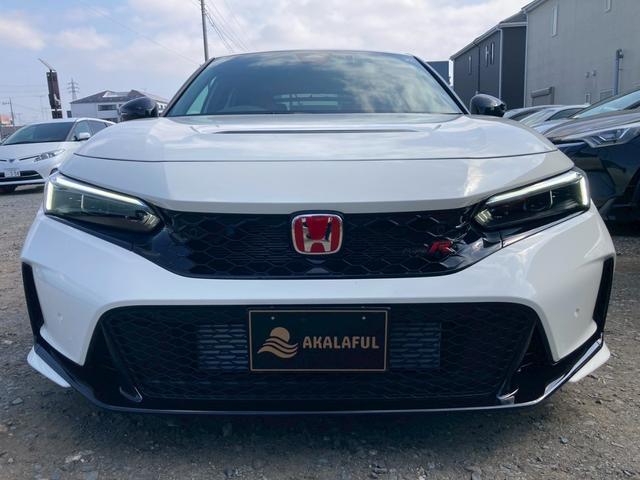 シビック タイプＲ　純正９型ディスプレイナビ　ホンダセンシング　バックモニター　ドライブモードスイッチ　フルＬＥＤヘッドランプ　ブラックリアスポイラー　地デジＴＶ　純正１９ＡＷ　レッドブレーキキャリパー　ワイヤレス充電器（4枚目）