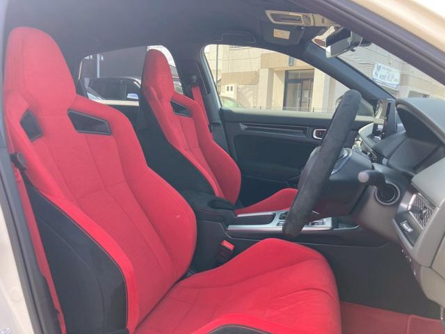 シビック タイプＲ　純正９型ディスプレイナビ　ホンダセンシング　バックモニター　ドライブモードスイッチ　フルＬＥＤヘッドランプ　ブラックリアスポイラー　地デジＴＶ　純正１９ＡＷ　レッドブレーキキャリパー　ワイヤレス充電器（10枚目）