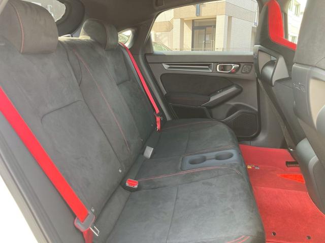 シビック タイプＲ　純正９型ディスプレイナビ　ホンダセンシング　バックモニター　ドライブモードスイッチ　フルＬＥＤヘッドランプ　ブラックリアスポイラー　地デジＴＶ　純正１９ＡＷ　レッドブレーキキャリパー　ワイヤレス充電器（11枚目）