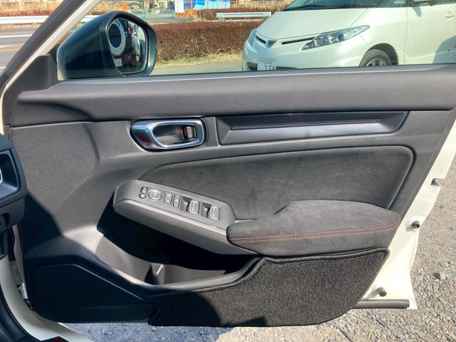 シビック タイプＲ　純正９型ディスプレイナビ　ホンダセンシング　バックモニター　ドライブモードスイッチ　フルＬＥＤヘッドランプ　ブラックリアスポイラー　地デジＴＶ　純正１９ＡＷ　レッドブレーキキャリパー　ワイヤレス充電器（37枚目）