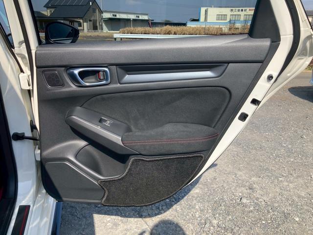 シビック タイプＲ　純正９型ディスプレイナビ　ホンダセンシング　バックモニター　ドライブモードスイッチ　フルＬＥＤヘッドランプ　ブラックリアスポイラー　地デジＴＶ　純正１９ＡＷ　レッドブレーキキャリパー　ワイヤレス充電器（52枚目）