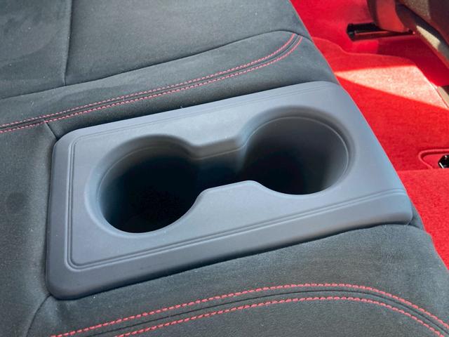 シビック タイプＲ　純正９型ディスプレイナビ　ホンダセンシング　バックモニター　ドライブモードスイッチ　フルＬＥＤヘッドランプ　ブラックリアスポイラー　地デジＴＶ　純正１９ＡＷ　レッドブレーキキャリパー　ワイヤレス充電器（53枚目）