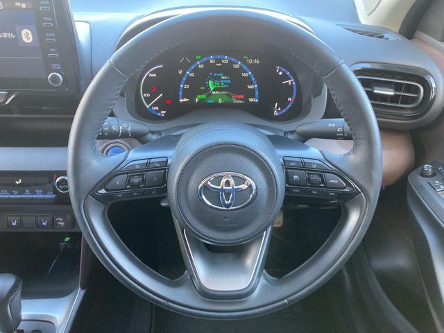 ヤリスクロス ハイブリッドＺ　モデリスタエアロ（Ｆ・Ｓ・Ｒ）　純正８型ディスプレイオーディオ　パノラミックビューモニター　ブラインドスポットモニター　パワーバックドア　セーフティセンス　フルＬＥＤヘッドランプ　シートヒーター　禁煙（17枚目）