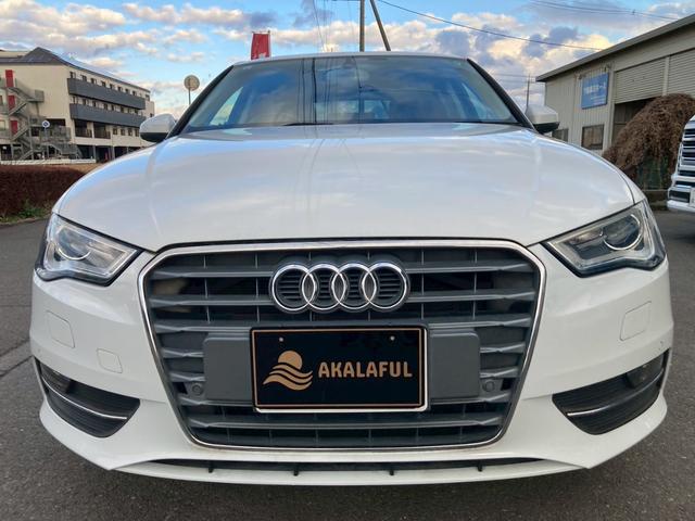 Ａ３ スポーツバック１．４ＴＦＳＩ　メーカーナビ（ＭＮＩナビゲーションパッケージ）　コンビニエンスパッケージ　バックモニター　ＨＩＤヘッドランプ　オートエアコン　純正１６ＡＷ　革巻きステアリングホイール　リアスポイラー　禁煙車（4枚目）