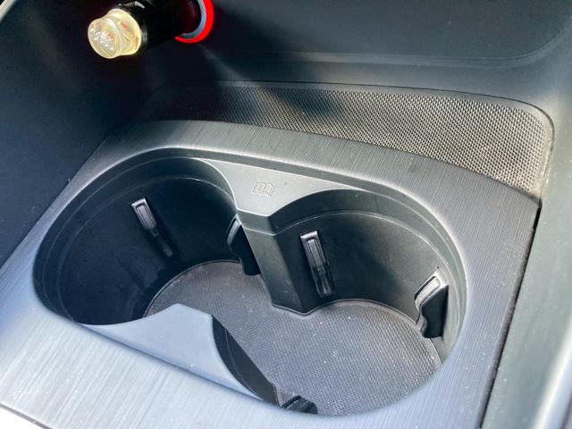 Ａ３ スポーツバック１．４ＴＦＳＩ　メーカーナビ（ＭＮＩナビゲーションパッケージ）　コンビニエンスパッケージ　バックモニター　ＨＩＤヘッドランプ　オートエアコン　純正１６ＡＷ　革巻きステアリングホイール　リアスポイラー　禁煙車（33枚目）