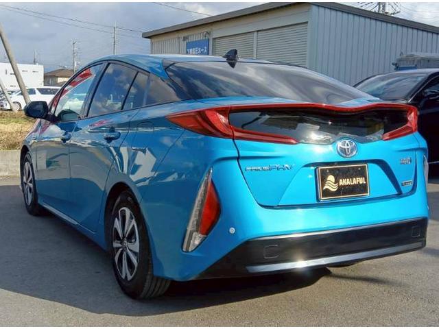 ソーラー充電システム付きのプリウスＰＨＶ入庫致しました！状態もおススメ出来る車両です！自信の安心価格設定になっておりますのでお早めにお問い合わせ下さい！早い者勝ちの１台です！全国対応可能となります！