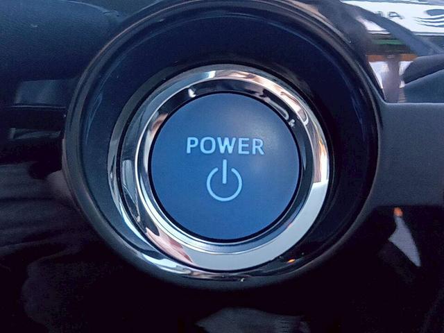 ソーラー充電システム付きのプリウスＰＨＶ入庫致しました！状態もおススメ出来る車両です！自信の安心価格設定になっておりますのでお早めにお問い合わせ下さい！早い者勝ちの１台です！全国対応可能となります！