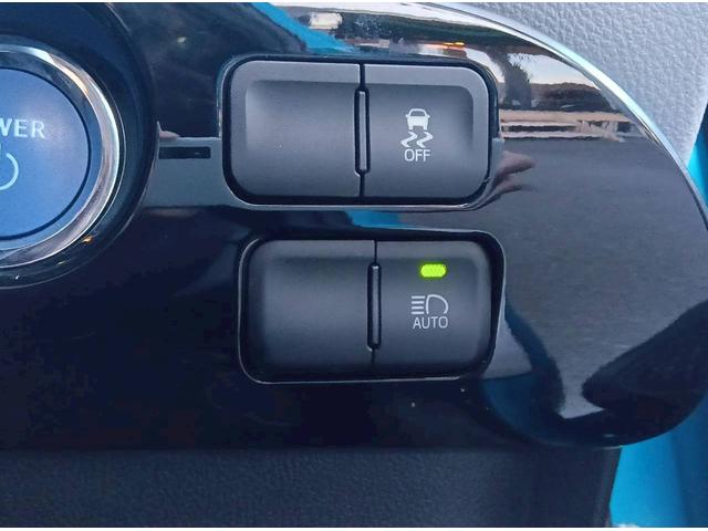 ソーラー充電システム付きのプリウスＰＨＶ入庫致しました！状態もおススメ出来る車両です！自信の安心価格設定になっておりますのでお早めにお問い合わせ下さい！早い者勝ちの１台です！全国対応可能となります！