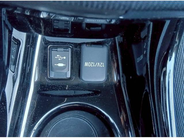 ソーラー充電システム付きのプリウスＰＨＶ入庫致しました！状態もおススメ出来る車両です！自信の安心価格設定になっておりますのでお早めにお問い合わせ下さい！早い者勝ちの１台です！全国対応可能となります！