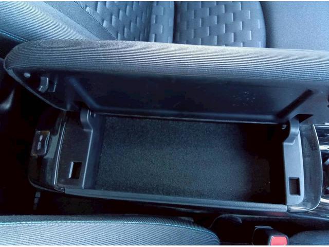 ソーラー充電システム付きのプリウスＰＨＶ入庫致しました！状態もおススメ出来る車両です！自信の安心価格設定になっておりますのでお早めにお問い合わせ下さい！早い者勝ちの１台です！全国対応可能となります！