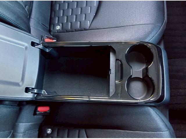 ソーラー充電システム付きのプリウスＰＨＶ入庫致しました！状態もおススメ出来る車両です！自信の安心価格設定になっておりますのでお早めにお問い合わせ下さい！早い者勝ちの１台です！全国対応可能となります！