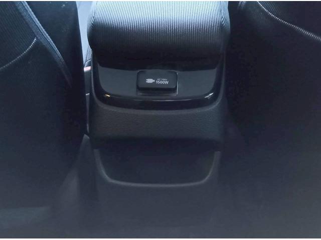 ソーラー充電システム付きのプリウスＰＨＶ入庫致しました！状態もおススメ出来る車両です！自信の安心価格設定になっておりますのでお早めにお問い合わせ下さい！早い者勝ちの１台です！全国対応可能となります！