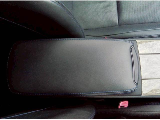 サンルーフ！マークレビンソンサラウンド！プリクラッシュセーフティシステム！レーダークルーズコントロール等オプション付きでおススメ車両です！自信の安心価格設定になっておりますのでお早めにお問い合わせを！