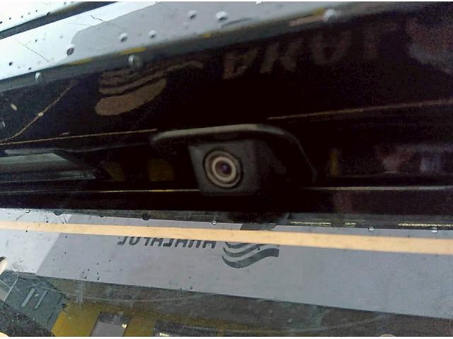 サンルーフ！マークレビンソンサラウンド！プリクラッシュセーフティシステム！レーダークルーズコントロール等オプション付きでおススメ車両です！自信の安心価格設定になっておりますのでお早めにお問い合わせを！